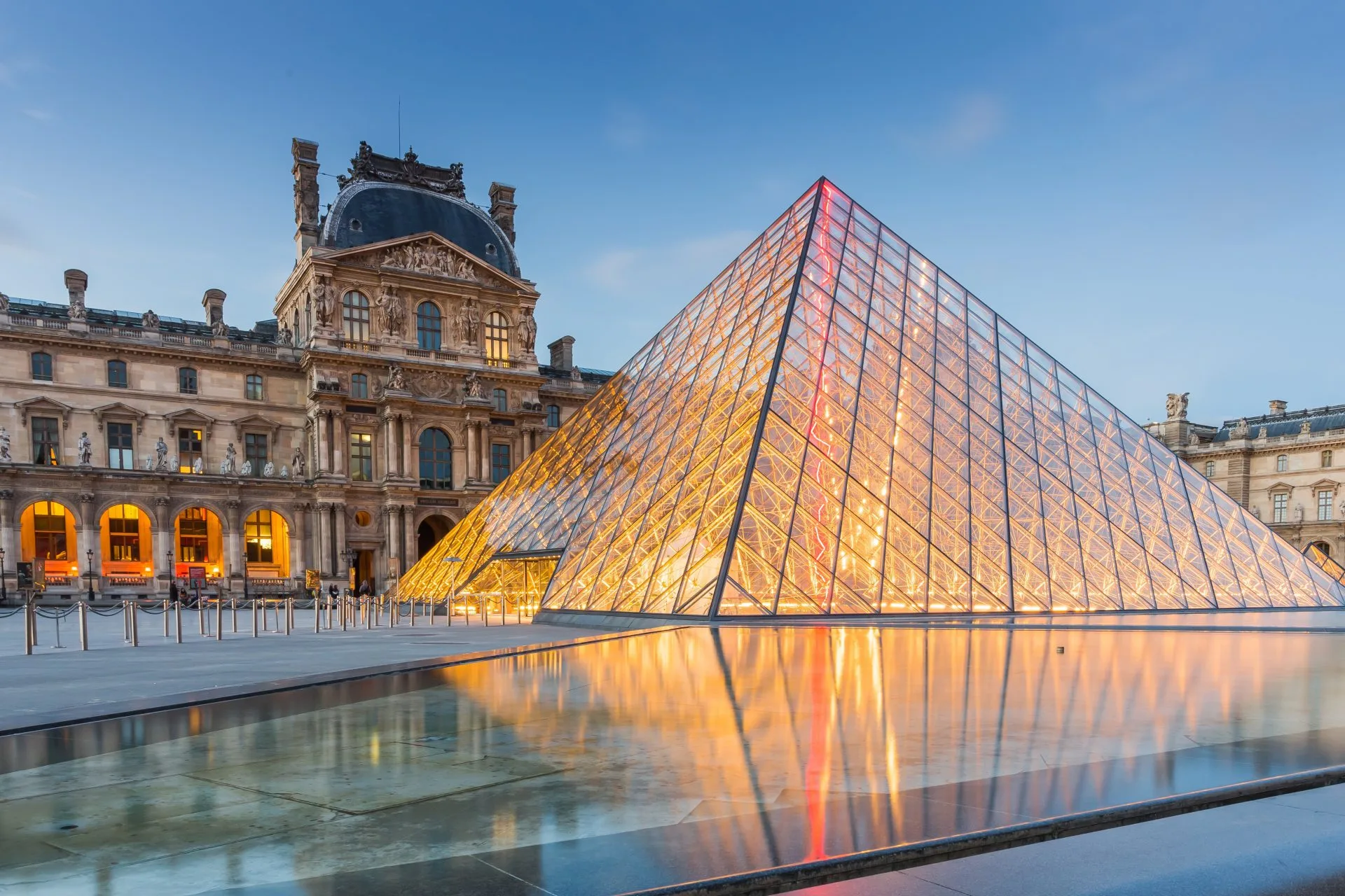 Get to the Louvre Museum by Taxi: Paris’s Artistic Gem