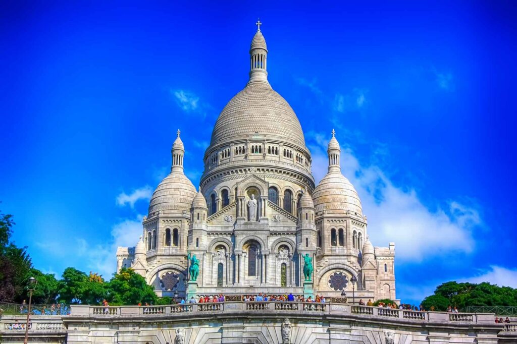 A view of the Sacré-Cœur Basilica perched atop Montmartre, exuding a sense of serenity and spirituality.